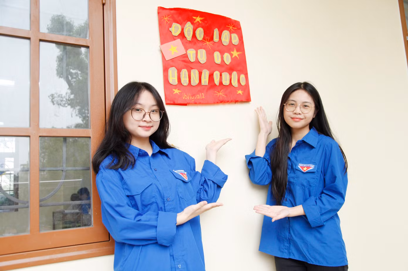 Học sinh Bắc Ninh cần rèn luyện học tập, xây dựng nhận thức chính trị đúng đắn, bồi đắp lý tưởng và đạo đức cách mạng, có bản lĩnh chính trị vững vàng, giàu lòng yêu nước, nghiêm chỉnh chấp hành chủ trương, đường lối của Đảng, chính sách pháp luật của Nhà nước, các quy định của nhà trường. Ảnh: Nguyễn Thắng