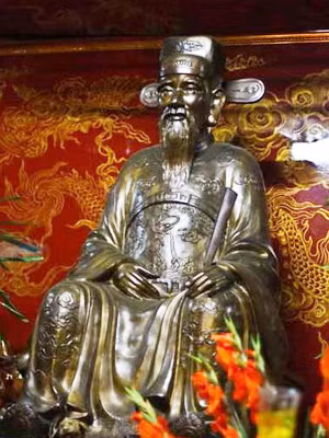 Tượng đồng Nguyễn Trãi
