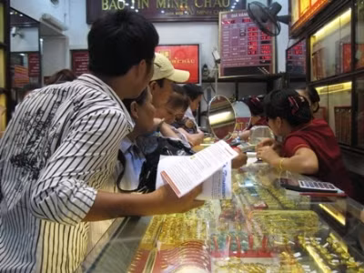 Nhà nước sẽ giữ vàng cho dân để tránh sốt vàng. Ảnh: Văn Việt