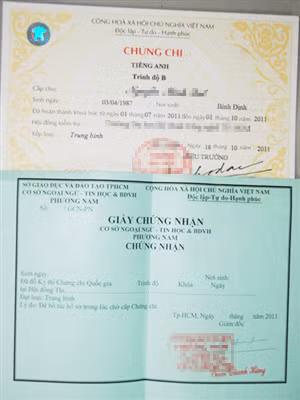Biên lai thu tiền mua chứng chỉ do Thắng cấp. Ảnh: Quang Phương. Biên lai thu tiền mua chứng chỉ do Thắng cấp. Ảnh: Quang Phương