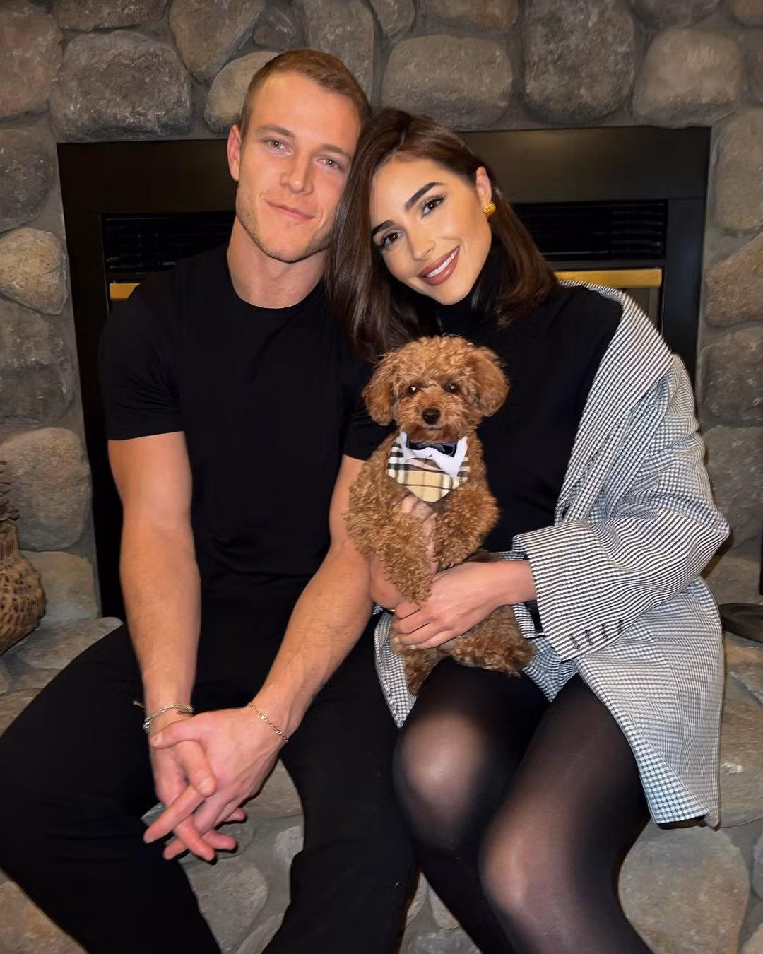 Olivia Culpo từng nhiều lần khen ngợi bạn trai. "Christian xuất thân trong gia đình tuyệt vời và chúng tôi có nhiều điểm chung về khoản này", người đẹp chia sẻ. Trong khi đó Christian McCaffrey cũng khen bạn gái là một người truyền cảm hứng cho anh.