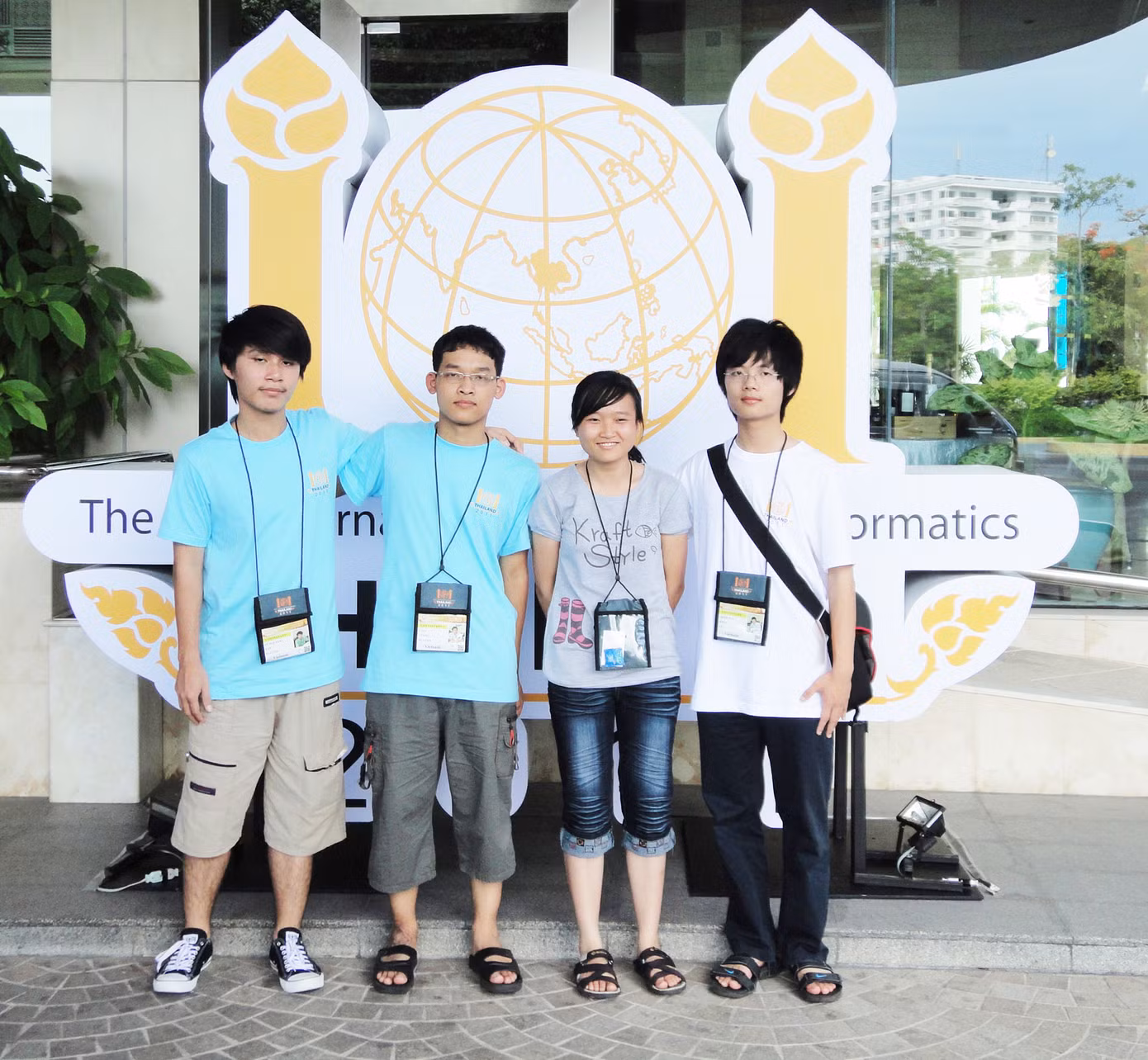 Đội tuyển VN dự Olympic Tin học quốc tế 2011 tại Thái Lan Ảnh: H.Th