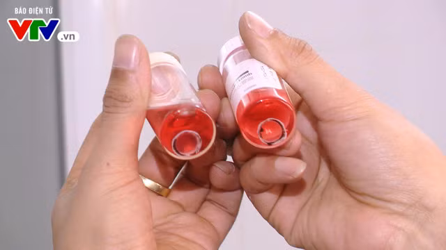 Cận cảnh quá trình ghép giác mạc của bé Hải An cho 2 người bệnh ảnh 2