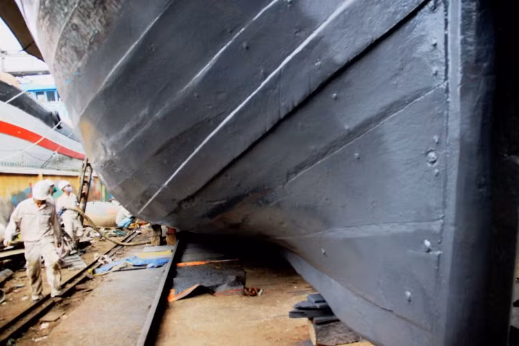 'Khoác áo giáp' cho Tàu cá Đà Nẵng ảnh 12