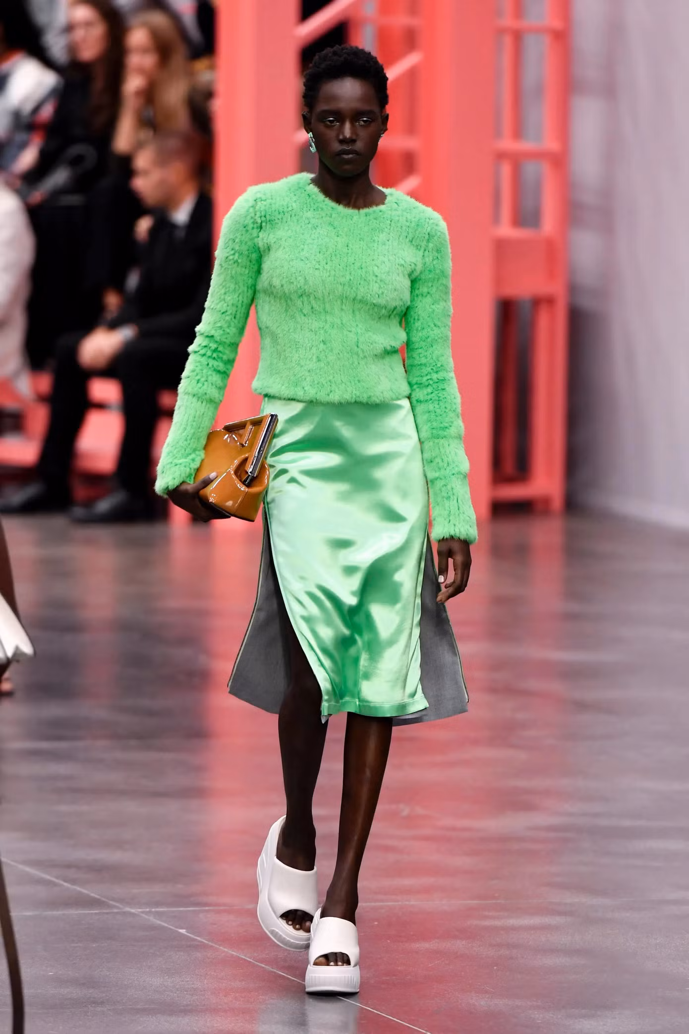 Fendi Xuân - Hè 2023. Fendi Xuân - Hè 2023.