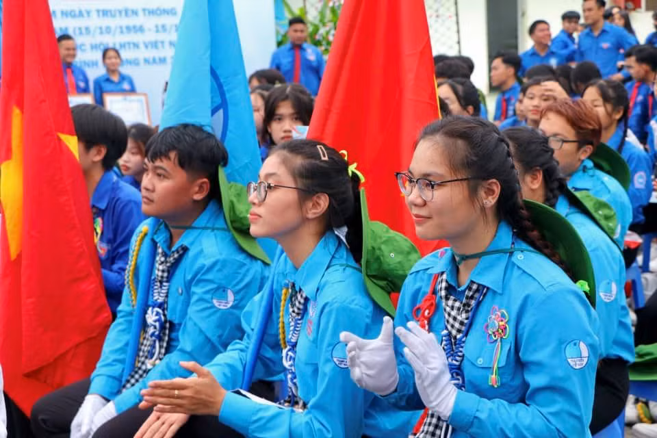 Đoàn viên thanh niên tham gia chương trình kỷ niệm Đoàn viên thanh niên tham gia chương trình kỷ niệm
