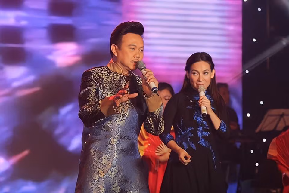 Trong tang lễ tiễn đưa cố nghệ sĩ Chí Tài về nơi an nghỉ cuối cùng, giọng ca "Bông Điên Điển" cũng có mặt. Đến hôm nay, khán giả lại xót xa vĩnh biệt cô.