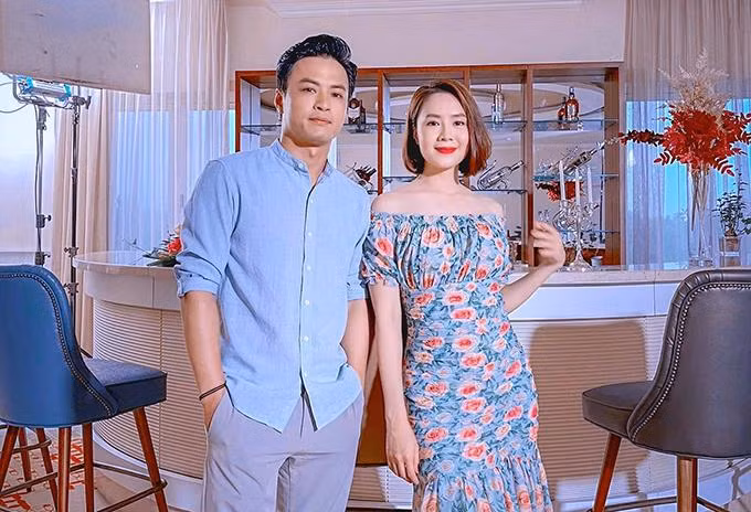 Lần thứ 6 đóng cặp cùng nhau nhưng song Hồng vẫn được nhiều khán giả yêu thích "đẩy thuyền". Lần thứ 6 đóng cặp cùng nhau nhưng song Hồng vẫn được nhiều khán giả yêu thích "đẩy thuyền".
