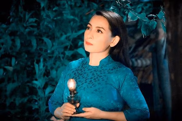 Thông tin ca sĩ Phi Nhung qua đời khiến nhiều khán giả bất ngờ và xót xa.