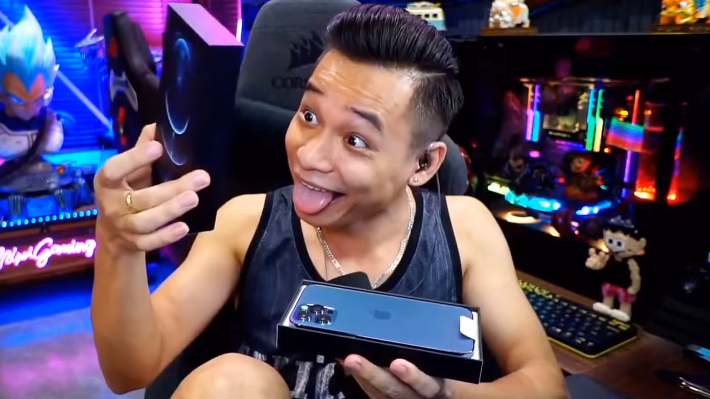 Hot streamer Độ Mixi quay clip “đập hộp” iPhone 12 Pro Max cùng loạt biểu cảm cực “bá đạo“ ảnh 4
