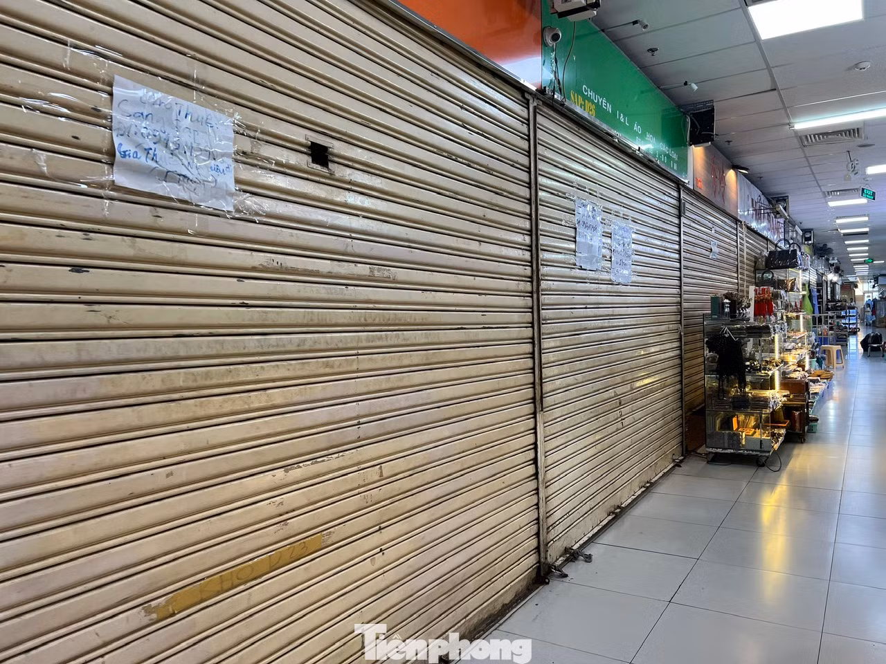 Hàng loạt ki-ốt treo bảng sang sạp, cho thuê lại quầy tại chợ An Đông Hàng loạt ki-ốt treo bảng sang sạp, cho thuê lại quầy tại chợ An Đông
