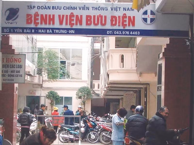 Mặc dù đã được xây dựng cở sở mới quy mô lớn tại Định Công, nhưng Bệnh viện Bưu điện vẫn quyết giữ lại cơ sở tại Chợ Trời (Hà Nội) Ảnh: Minh Tuấn