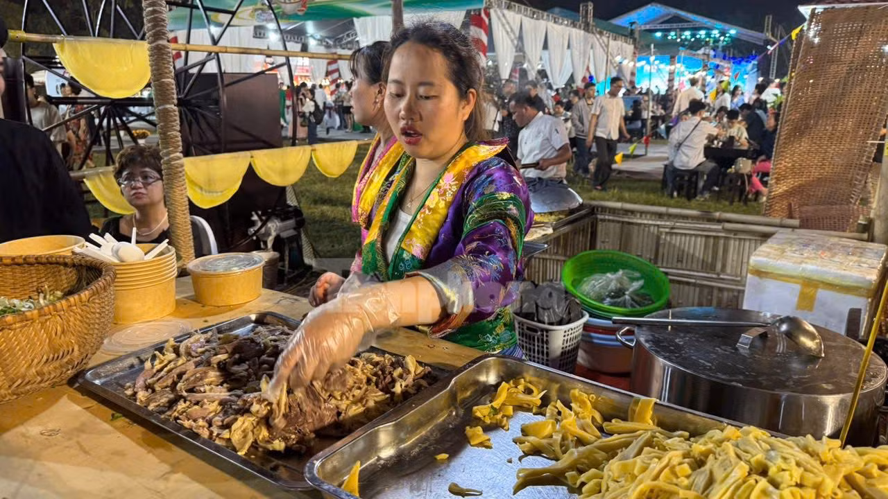 Phở Ngô của Hà Giang gây tò mò. Phở Ngô của Hà Giang gây tò mò.