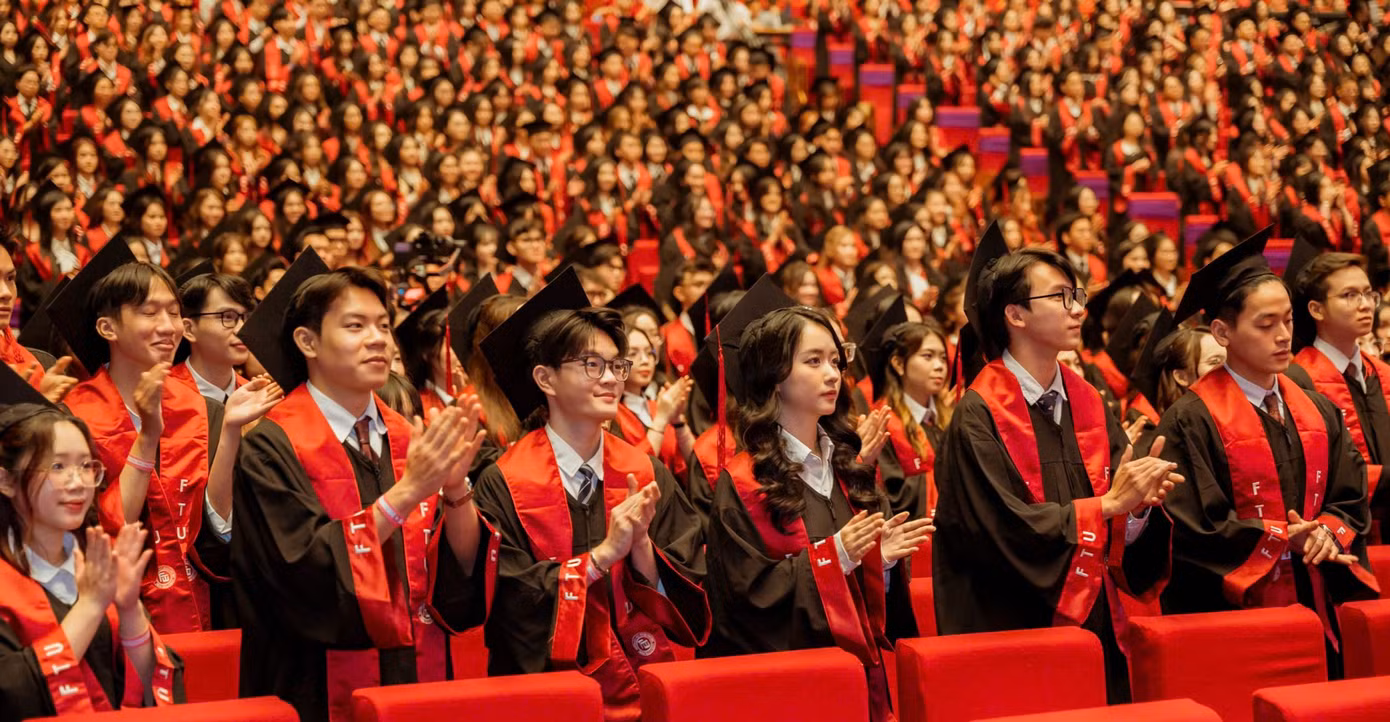 Sinh viên Trường Đại học Ngoại thương trong lễ tốt nghiệp năm 2025.