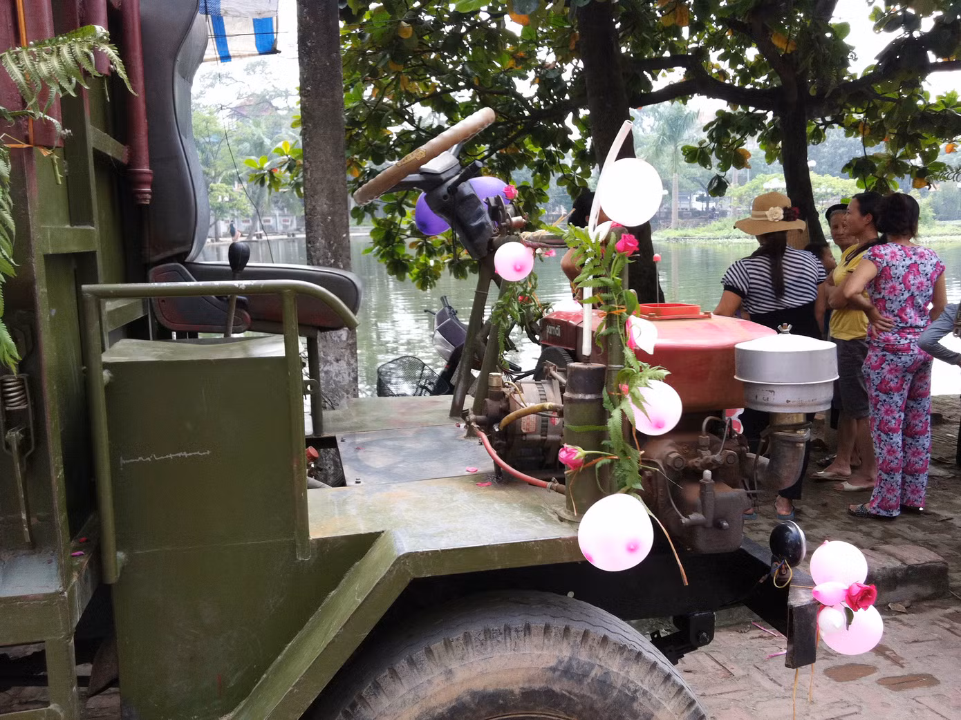 Đầu chiếc xe công nông được trang trí đẹp mắt