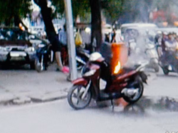 Chiếc xe bị cháy tại hiện trường