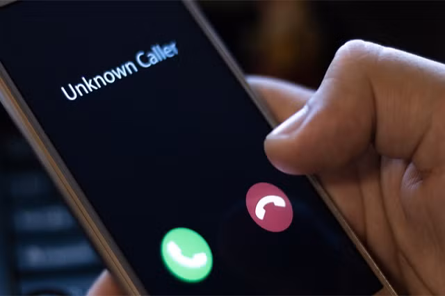 Bạn tuyệt đối không cung cấp thông tin cá nhân đối với các cuộc gọi không hiển thị số Bạn tuyệt đối không cung cấp thông tin cá nhân đối với các cuộc gọi không hiển thị số