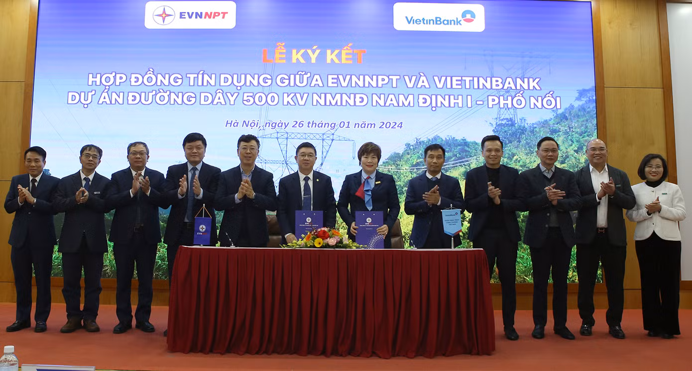 EVNNPT ký kết với ViettinBank hợp đồng tín dụng cho Dự án đường dây 500kV NMNĐ Nam Định I – Phố Nối với sự chứng kiến của lãnh đạo EVN, EVNNPT và lãnh đạo ViettinBank