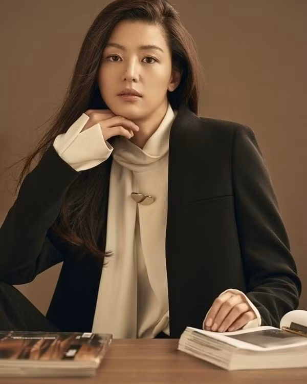 Jeon Ji Hyun được biết đang xem xét về việc di cư đến một quốc gia khác.