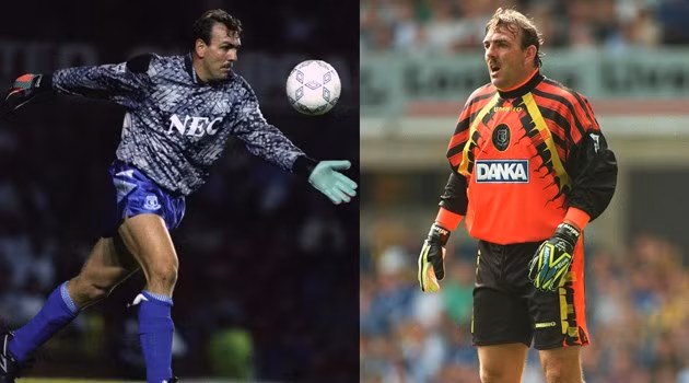 Neville Southall thời còn bắt cho Everton và hiện tại