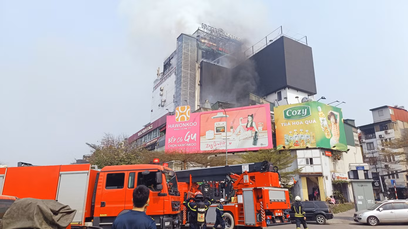Xe cứu hỏa tại hiện trường. Ảnh: Thanh Hà.