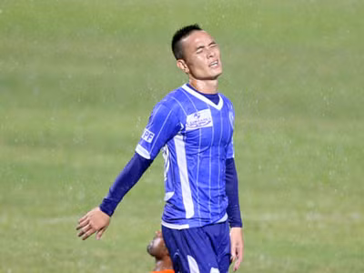 Tiền vệ Đức Thắng