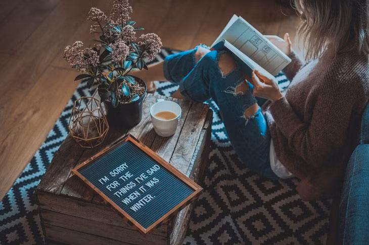 Em chỉ cần đi tìm cảm giác dễ chịu trong thế giới riêng của mình Em chỉ cần đi tìm cảm giác dễ chịu trong thế giới riêng của mình