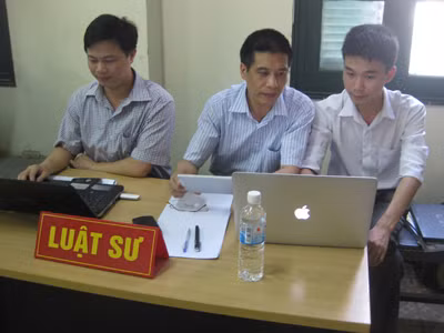 Các luật sư bào chữa cho bị cáo Phạm Đình Tiếng