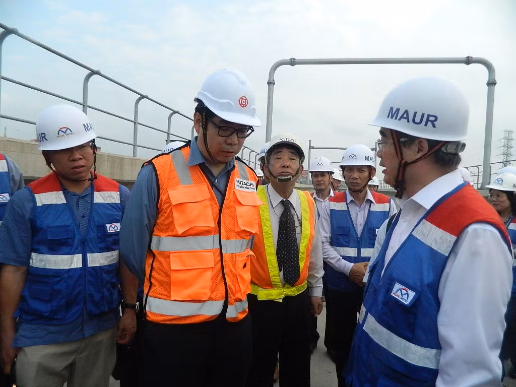 Bí thư TPHCM giải quyết 'nóng' vướng mắc trên công trường metro ảnh 5
