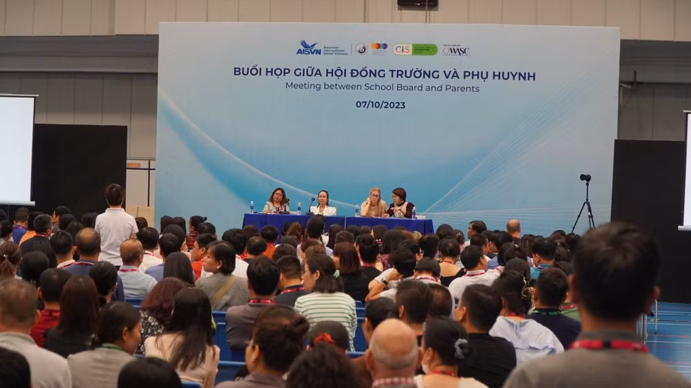Buổi đối thoại giữa Hội đồng Trường Quốc tế Mỹ Việt Nam (AISVN) với phụ huynh ngày 7/10/2023. Buổi đối thoại giữa Hội đồng Trường Quốc tế Mỹ Việt Nam (AISVN) với phụ huynh ngày 7/10/2023.