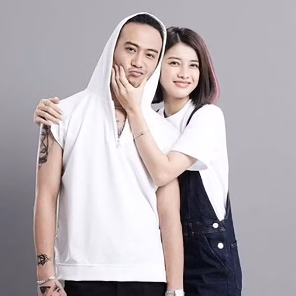 Doãn Quốc Đam liên tục xuất hiện trên sóng giờ vàng với các vai phụ độc, dị. Doãn Quốc Đam liên tục xuất hiện trên sóng giờ vàng với các vai phụ độc, dị.