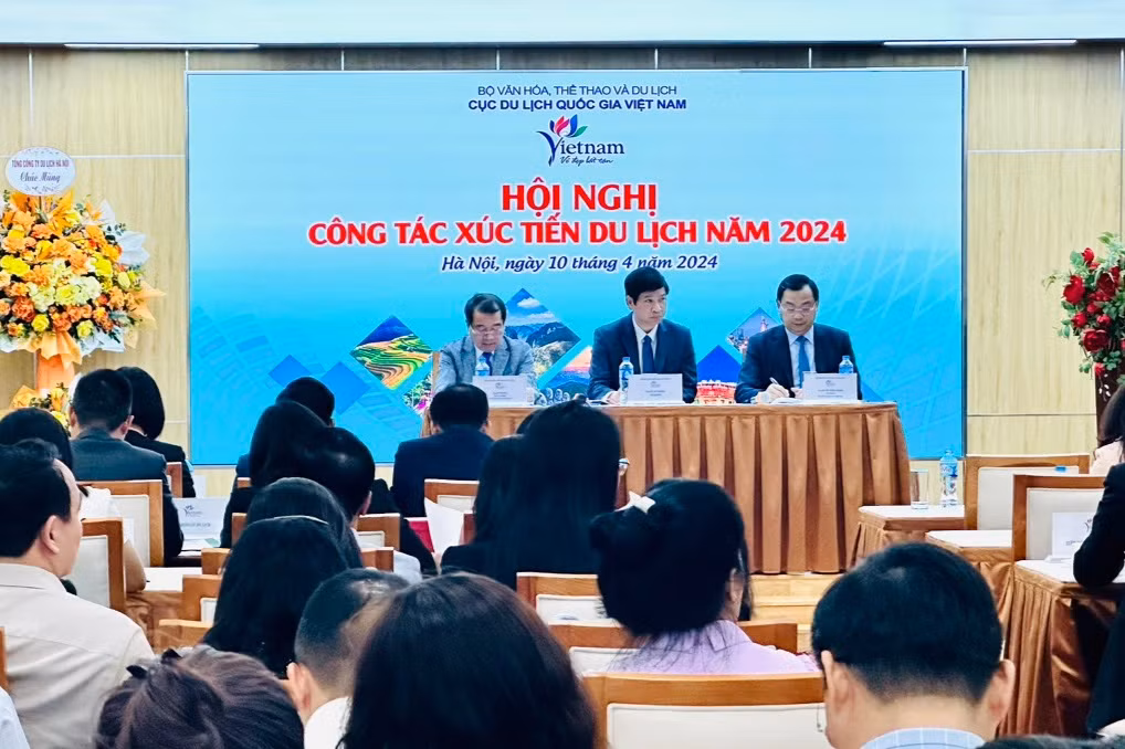 Hội nghị Công tác xúc tiến du lịch năm 2024 do Thứ trưởng Bộ VHTTDL Hồ An Phong chủ trì.