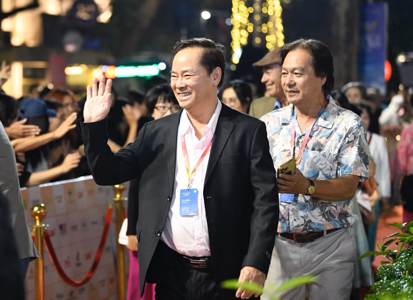 Nhiều diễn viên Việt Nam được khán giả yêu thích là những thành phần không thể thiếu trên thảm đỏ năm nay. Nhiều diễn viên Việt Nam được khán giả yêu thích là những thành phần không thể thiếu trên thảm đỏ năm nay.