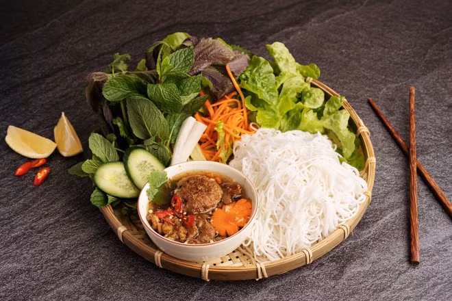 Ẩm thực Việt được du khách quốc tế ưa thích. Ẩm thực Việt được du khách quốc tế ưa thích.