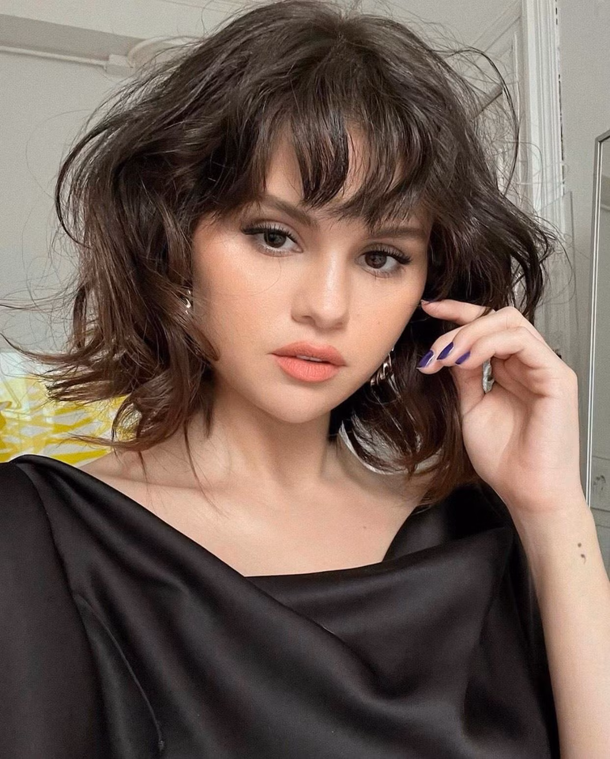 Selena từng rời bỏ mạng xã hội 2 năm vì bị miệt thị ngoại hình.