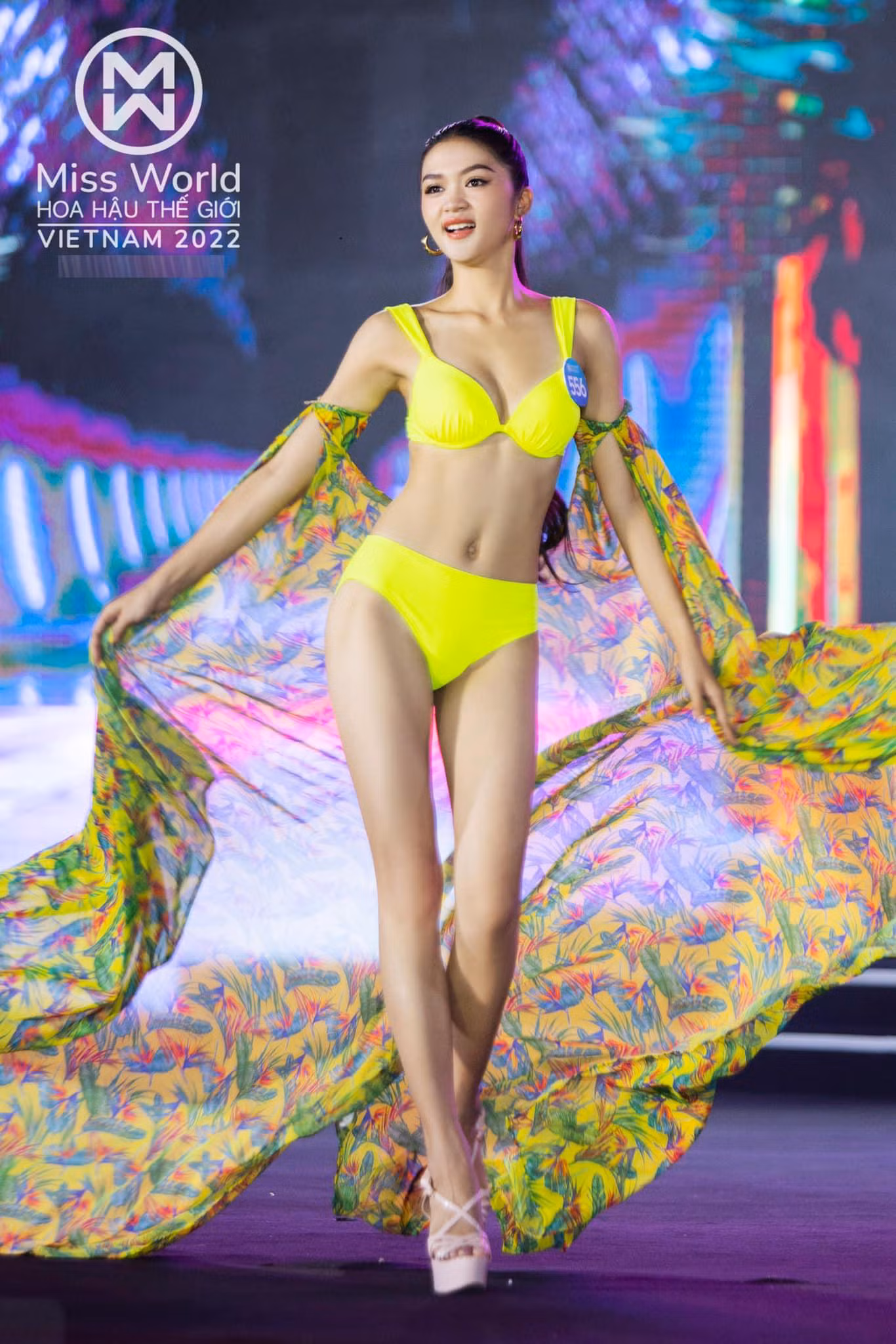 Cô gái Quảng Nam đã ghi dấu trong lòng công chúng với lối catwalk được cho là ấn tượng nhất cuộc thi Miss World Vietnam 2022.