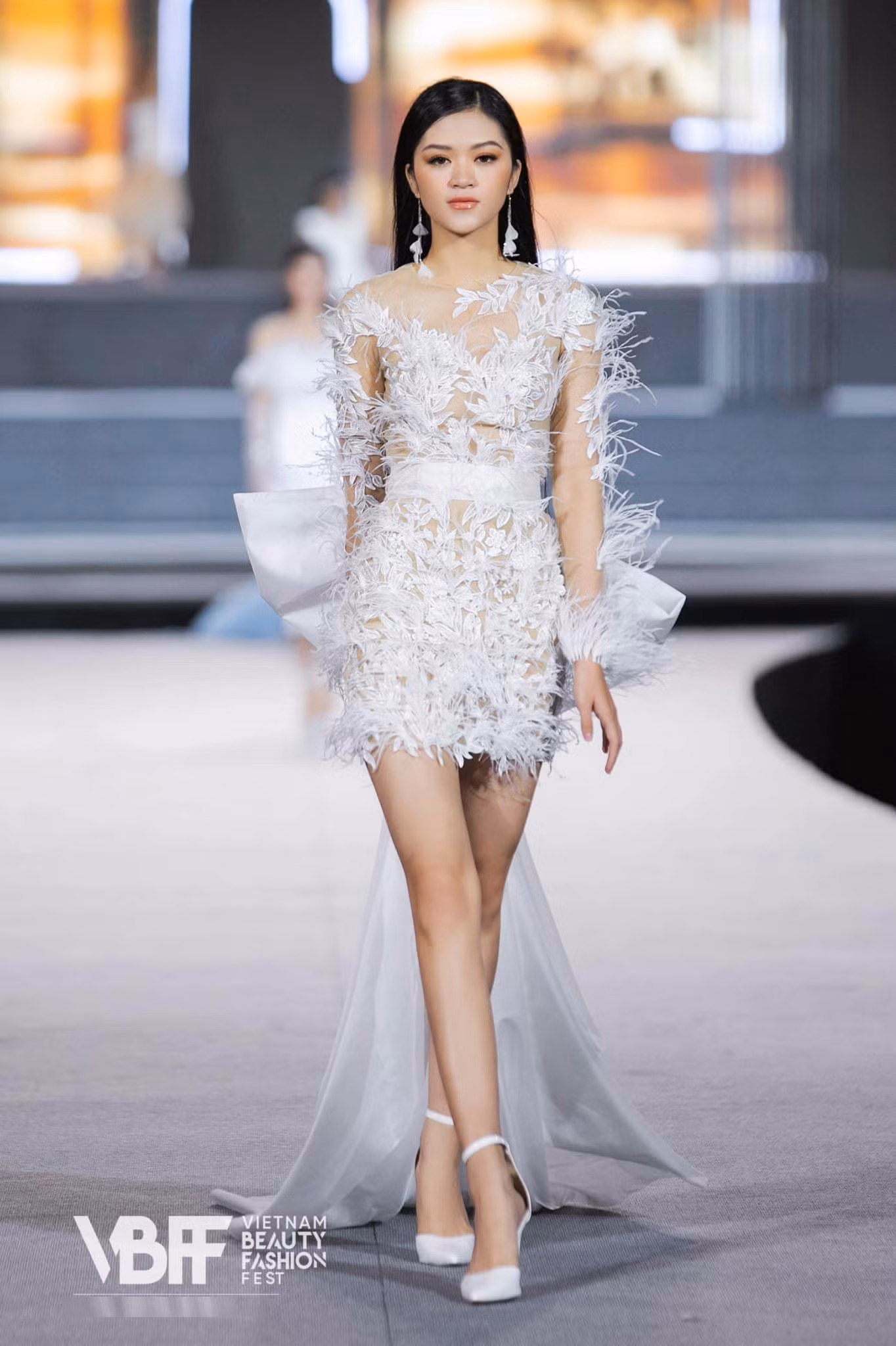 Võ Thị Thương hứa hẹn sẽ nổi bật tại Miss Grand Vietnam 2022 với phong cách catwalk của mình.