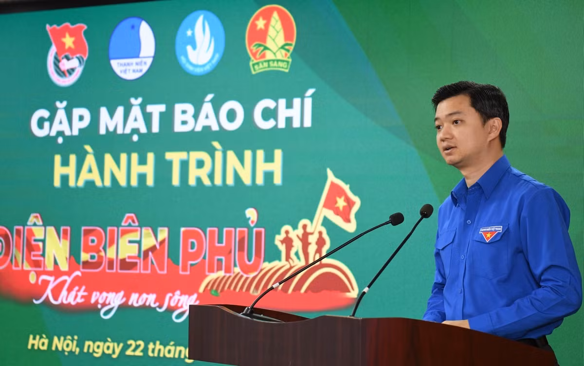 Đồng chí Nguyễn Minh Triết - Bí thư T.Ư Đoàn, Chủ tịch Hội Sinh viên Việt Nam khẳng định, đây là cơ hội để giáo dục cho đoàn viên, thanh thiếu nhi Việt Nam trong và ngoài nước về ý nghĩa của Chiến thắng Điện Biên Phủ. Đồng chí Nguyễn Minh Triết - Bí thư T.Ư Đoàn, Chủ tịch Hội Sinh viên Việt Nam khẳng định, đây là cơ hội để giáo dục cho đoàn viên, thanh thiếu nhi Việt Nam trong và ngoài nước về ý nghĩa của Chiến thắng Điện Biên Phủ.