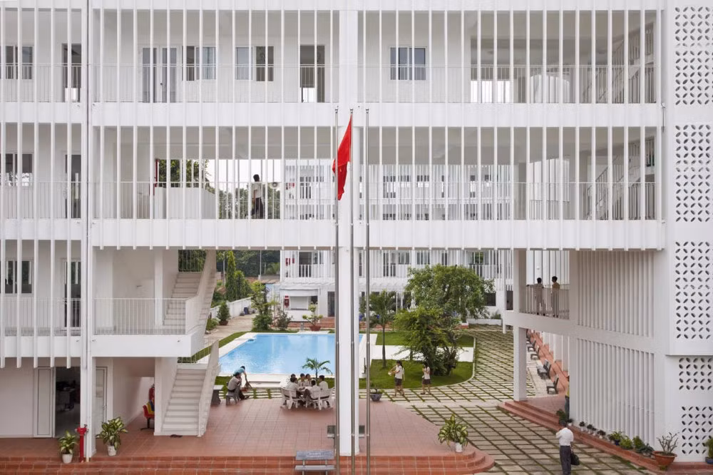 Trường TH - THCS - THPT Phan Chu Trinh cho học sinh thi sớm một ngày so với lịch.