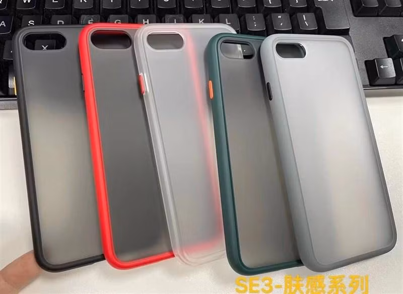 Ốp lưng của iPhone SE 3 cho thấy thiết bị sẽ sở hữu cụm camera kép. (Ảnh: LEAK Tech VN)
