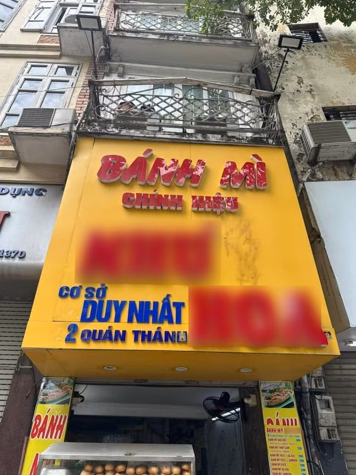 Ông Đông - chủ quán bánh mì N.H. cho biết, cho tới ngày 9/2, quán vẫn hoạt động bình thường.