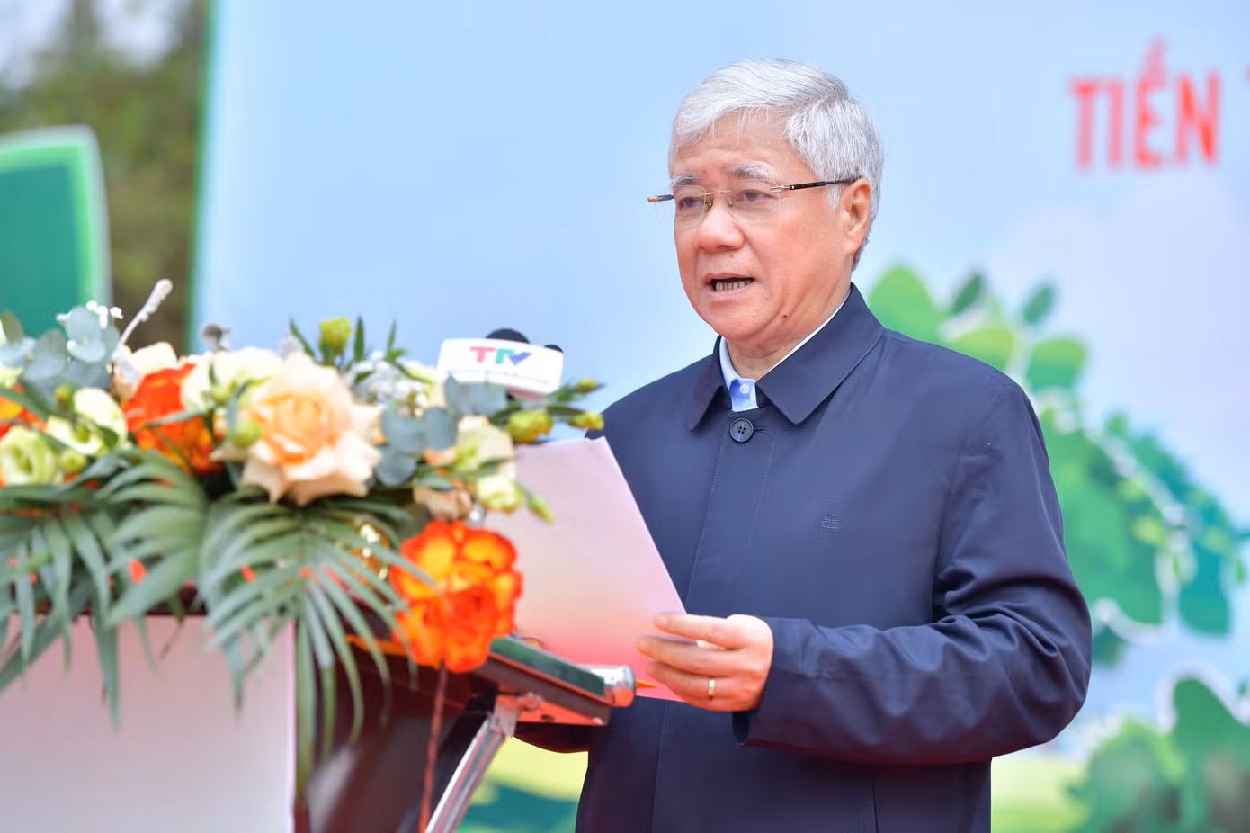 Đồng chí Đỗ Văn Chiến, Ủy viên Bộ Chính trị, Bí thư T.Ư Đảng, Chủ tịch Ủy ban T.Ư Mặt trận Tổ quốc Việt Nam lên phát biểu chỉ đạo.