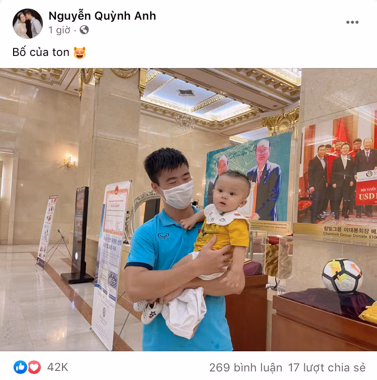 Bé Ú giống bố Duy Mạnh quá đi! Bé Ú giống bố Duy Mạnh quá đi!
