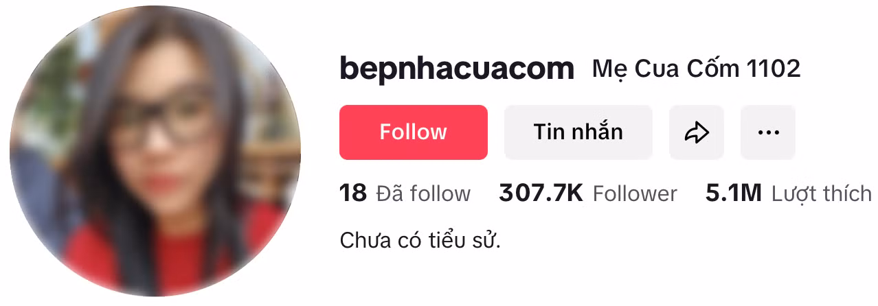 Kênh TikTok và Facebook Mẹ Cua Cốm có hàng trăm nghìn lượt người theo dõi.