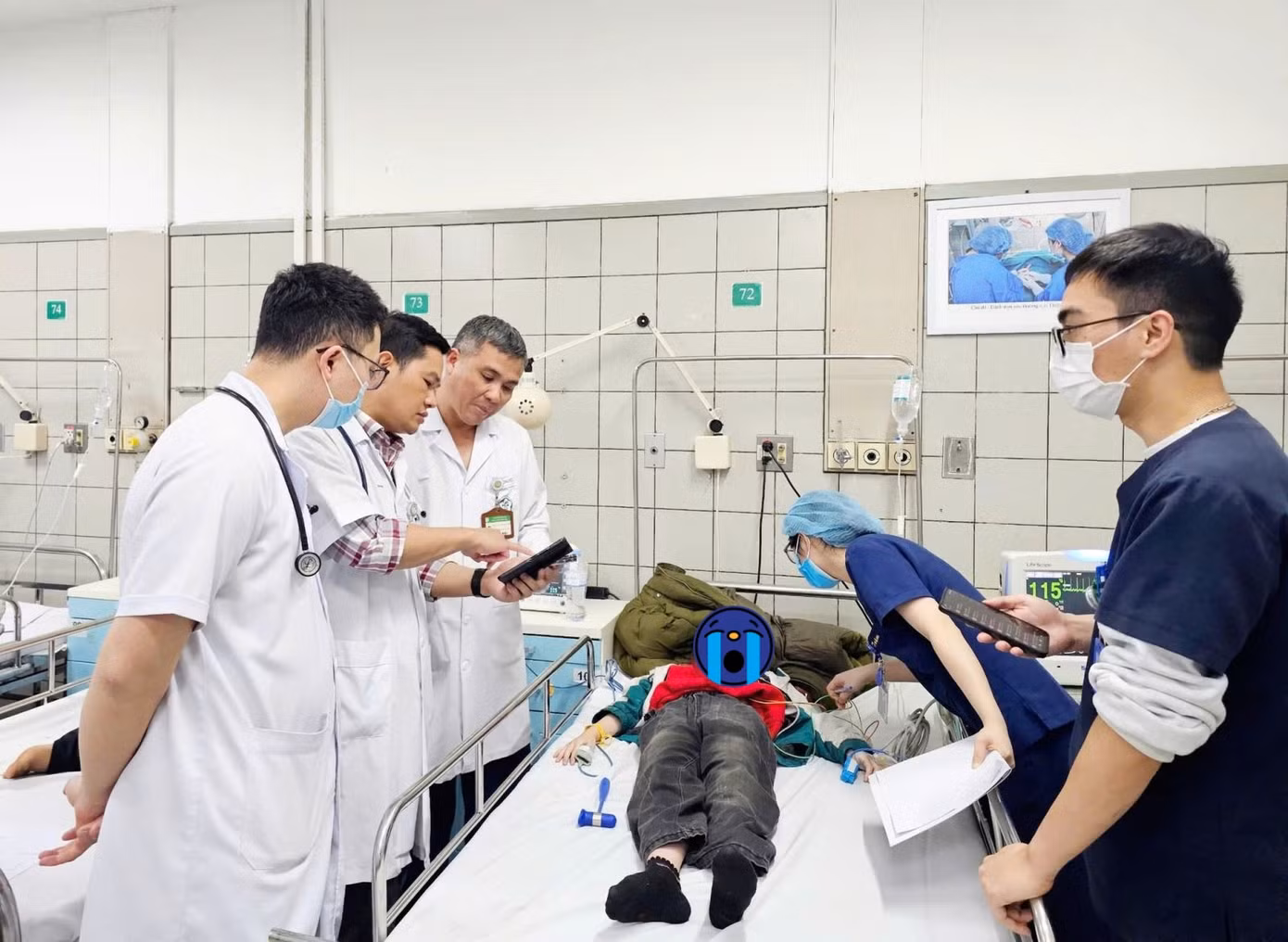 Các trường hợp ngộ độc thuốc diệt chuột đang được điều trị, theo dõi tại Bệnh viện Bạch Mai.