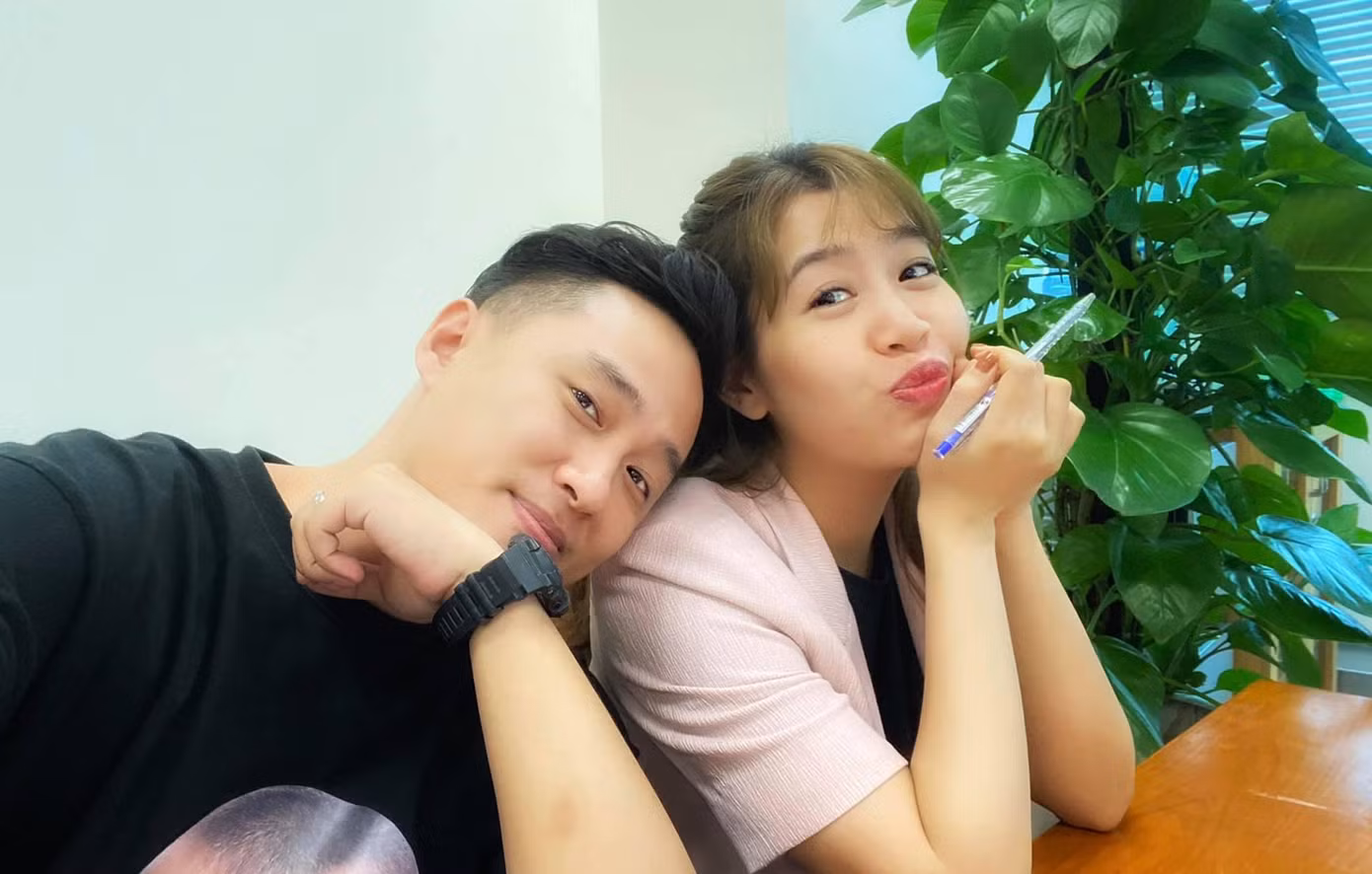 MC Ngọc Huy vừa chia sẻ hình ảnh cùng MC Diệp Chi trước thềm Chung kết.