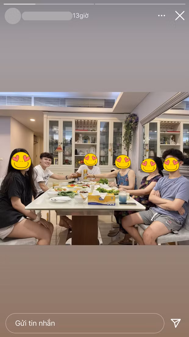 Bức ảnh có mặt Quang Hải được em họ của Chu Thanh Huyền đăng tải trên story Instagram.