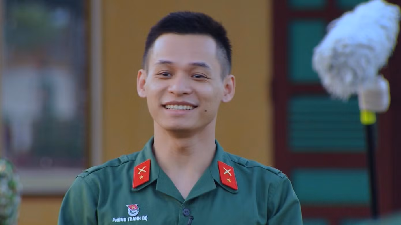Với một đội hình "hở ra là hát" này, ắt hẳn anh cả Độ Mixi sẽ còn nhiều lần được trở thành MC bất đắc dĩ đây. Với một đội hình "hở ra là hát" này, ắt hẳn anh cả Độ Mixi sẽ còn nhiều lần được trở thành MC bất đắc dĩ đây.