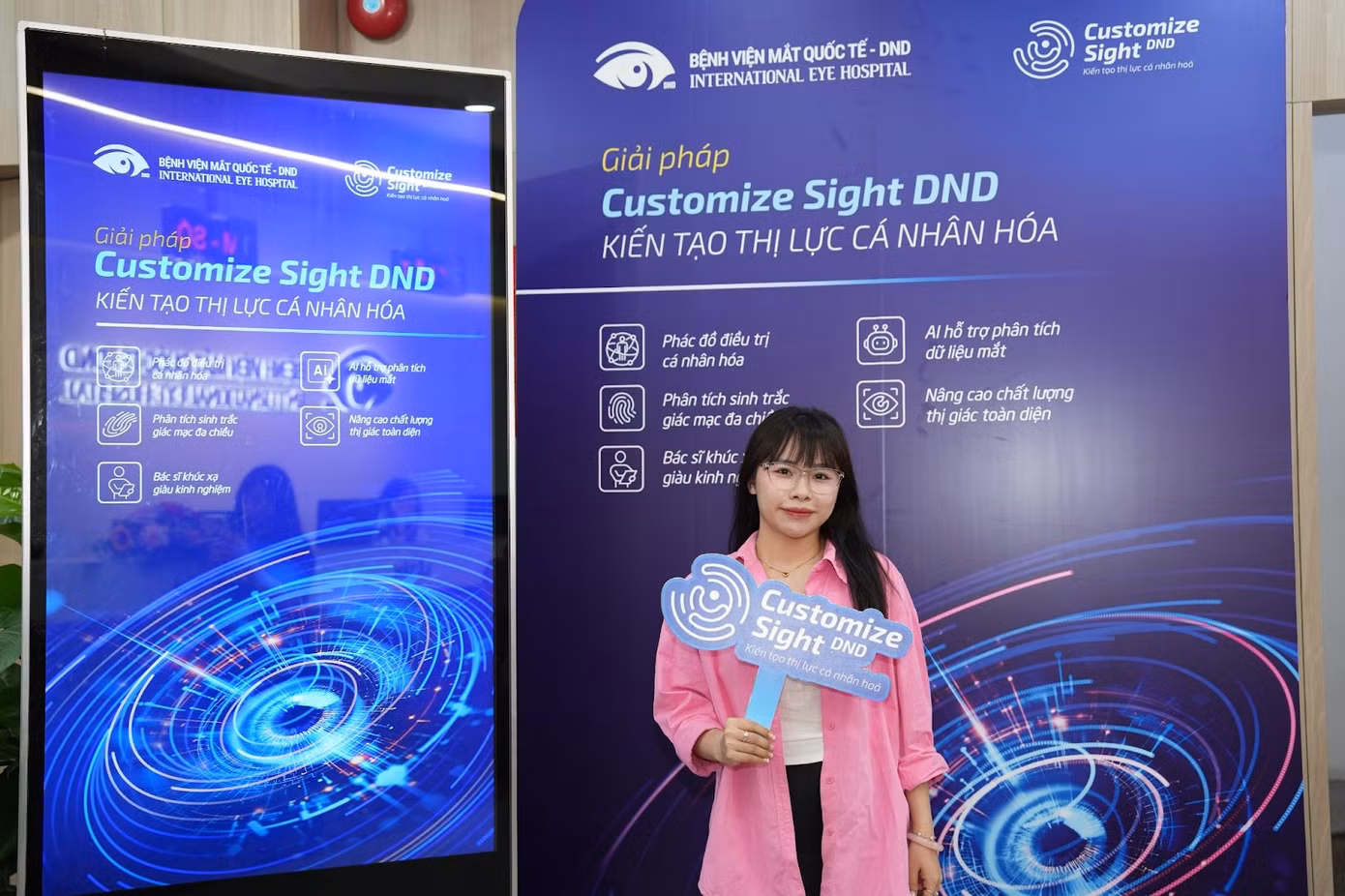 Bệnh viện Mắt Quốc tế DND ra mắt giải pháp Customize Sight - kiến tạo thị lực cá nhân hóa trong điều trị tật khúc xạ. Bệnh viện Mắt Quốc tế DND ra mắt giải pháp Customize Sight - kiến tạo thị lực cá nhân hóa trong điều trị tật khúc xạ.