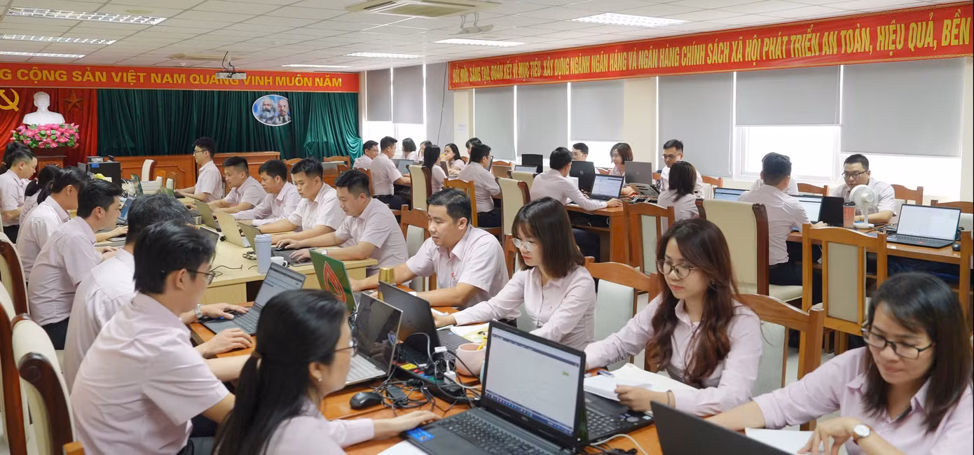 NHCSXH đã và đang tập trung chuyển đổi số nhằm nâng cao chất lượng phục vụ Nhân dân Ảnh: Hữu Trung